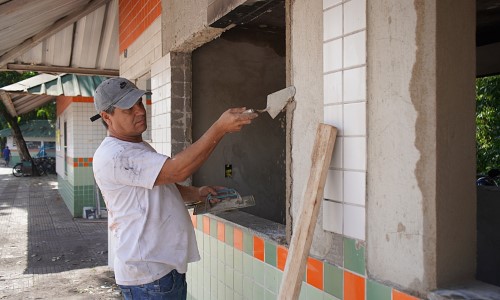 Prefeitura de Volta Redonda revitaliza quiosques da Beira-Rio para uso social